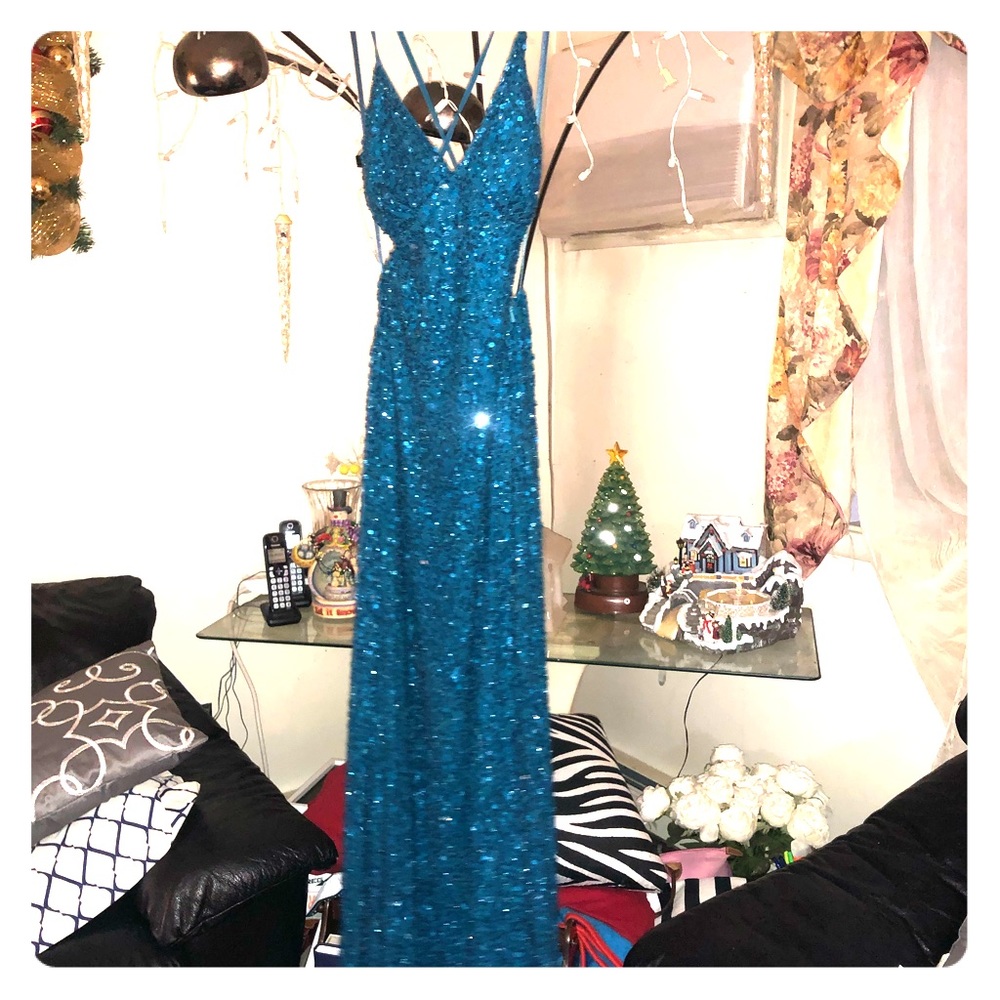 Scala Sequin Gown new. 100% authentic. Size 00